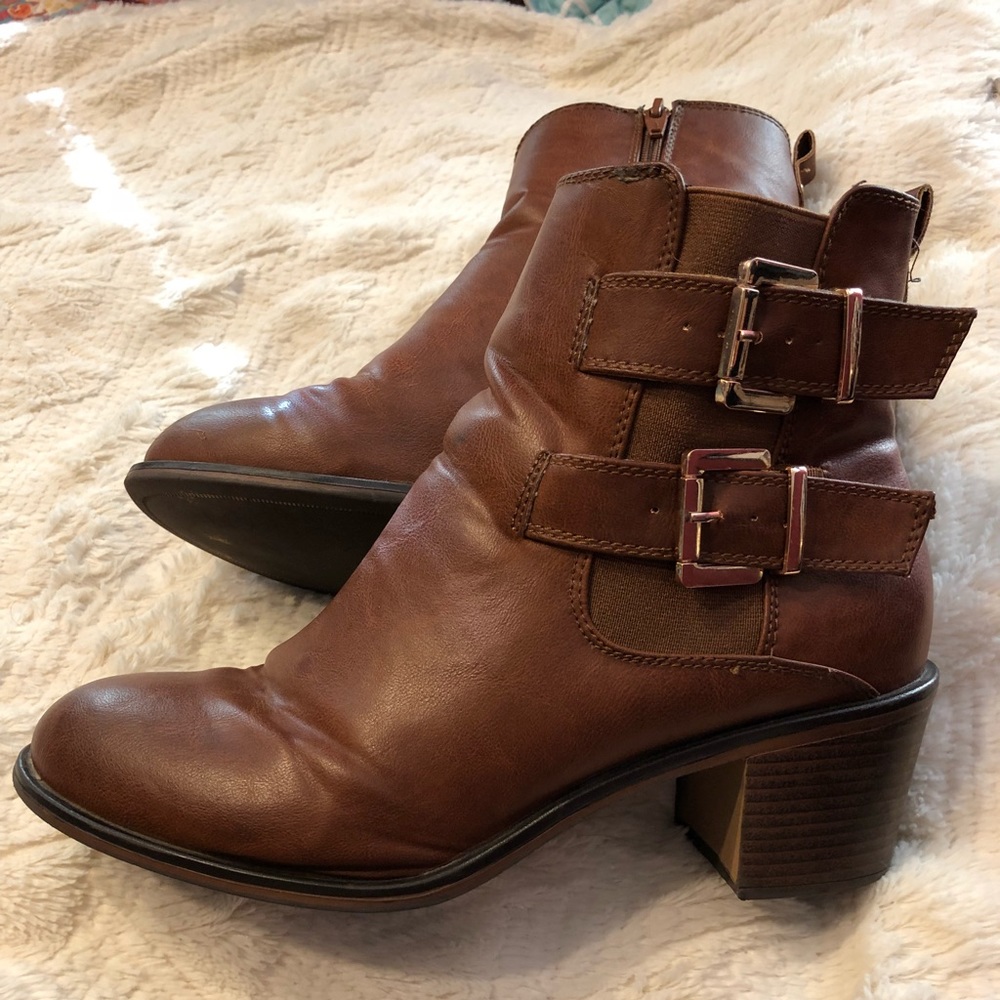 Size 11W Cato boots